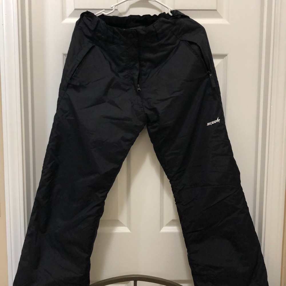 SkiGear snow pants. Size M. Great condition